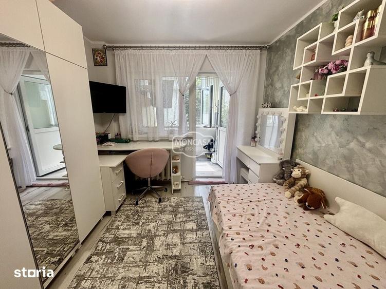 Apartament cu 4 camere decomandat în Central