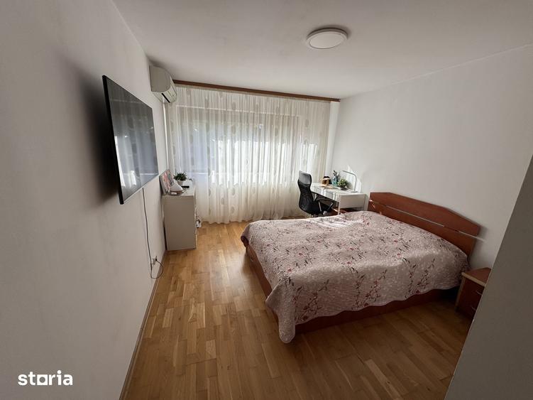 Casă cu 4 camere cu Teren 198 Mp în 1 Decembrie
