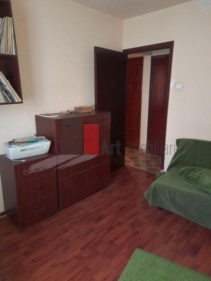 Apartament cu 3 camere decomandat în Drumul Taberei