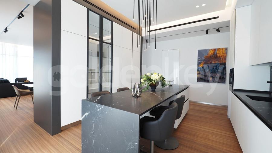 Penthouse cu 5 camere decomandat, mobilat în Băneasa