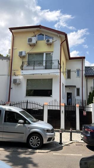 Casă cu Teren 300 Mp în Moșilor