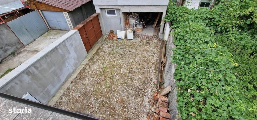 Casă cu 4 camere în Muncitoresc