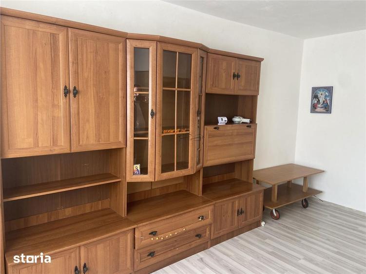 Garsonieră decomandată, mobilată în Sud
