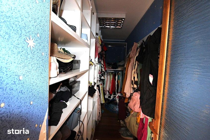 Casă cu 5 camere cu Teren 1003 Mp în Central