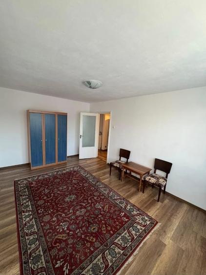 Apartament cu 3 camere decomandat în Militari