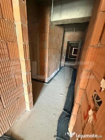 Apartament 3 camere, 2 bai, decomandat, etaj intermediar, zo - 7