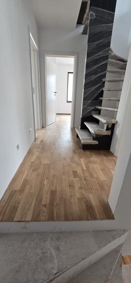 Casă individuală cu 5 camere cu Teren 227 Mp în Central