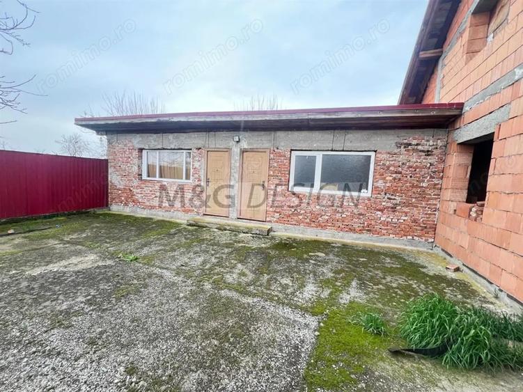 Casă cu 6 camere cu Teren 1325 Mp în Uliuc