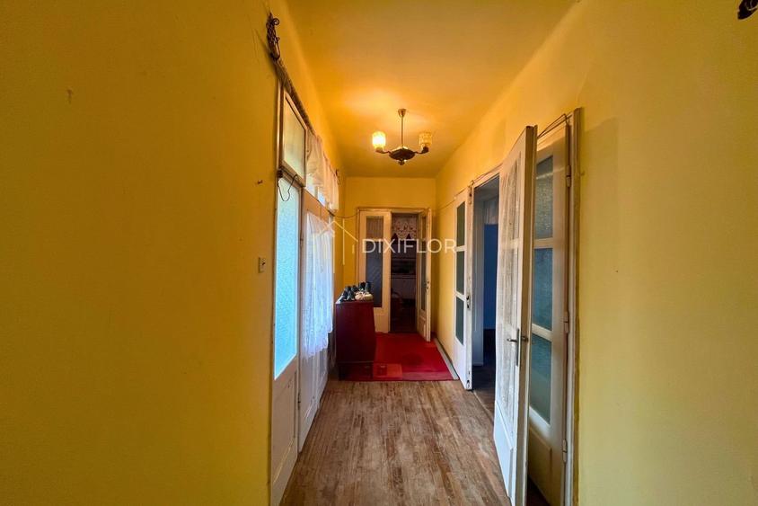 Casă individuală cu 2 camere cu Canalizare în Central
