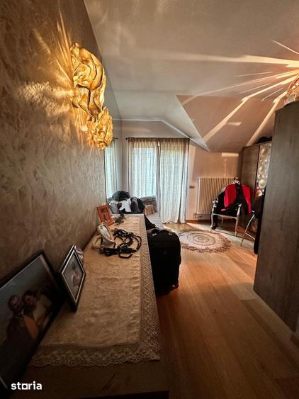 Casă cu 4 camere cu Teren 400 Mp în Central