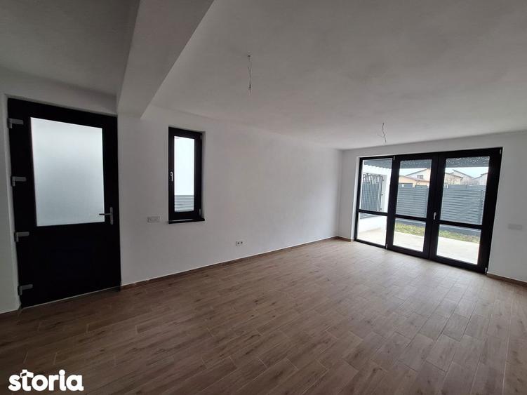 Casă cu 2 camere cu Teren 207 Mp în Sânpetru