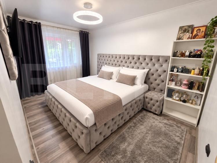 Apartament cu 3 camere decomandat, mobilat în Micro 4