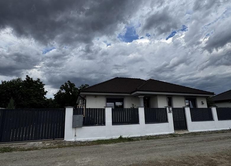 Casă cu 3 camere în Șag