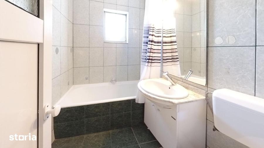 Apartament cu 4 camere decomandat în Banat