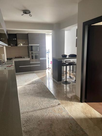 Casă cu 4 camere în Cotroceni