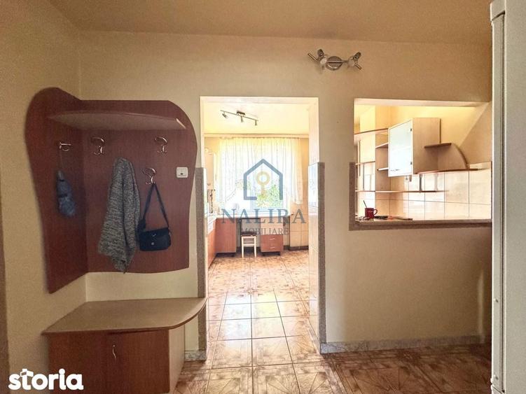 Apartament cu 3 camere decomandat în Săsar