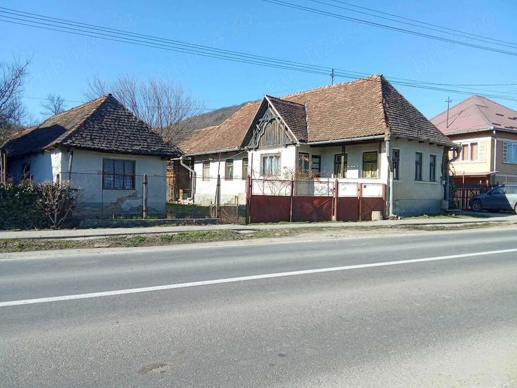 Casă cu 3 camere în Trei Sate