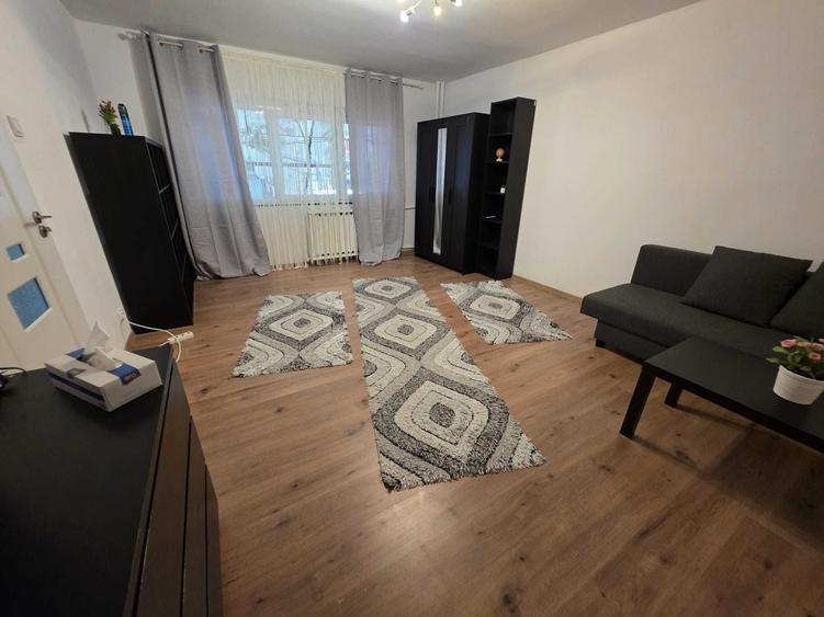 Garsonieră decomandată în Lacul Tei
