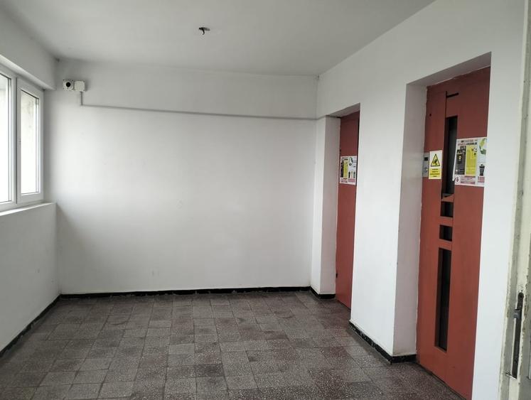 Garsonieră semidecomandată în Titan
