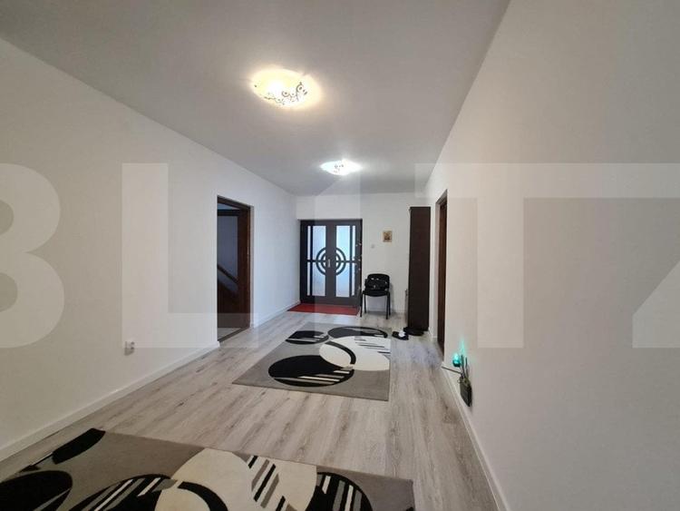 Casă individuală cu 9 camere cu Garaj în Făget