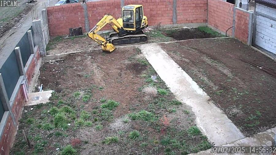 Casă cu 4 camere cu Teren 750 Mp în Novaci