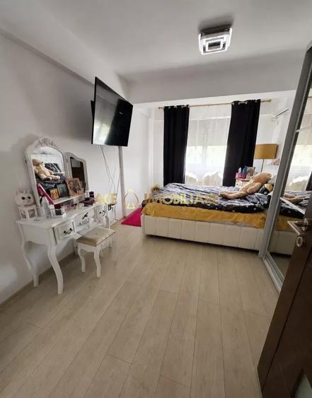 Duplex cu 6 camere cu Canalizare în Popești-Leordeni