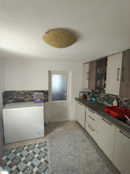 Casă cu Teren 1218 Mp în Valea Cânepii