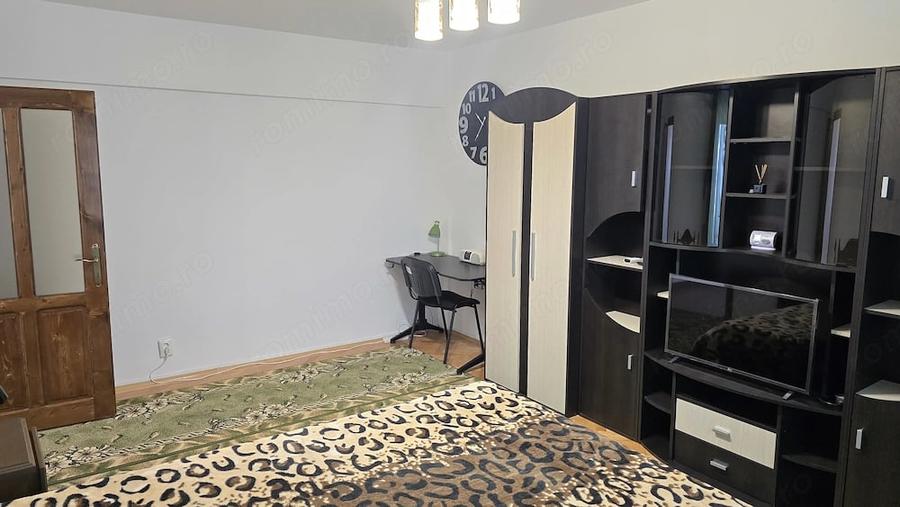Inchiriez apartament cu 1 camera decomandat in Deva, str. Pietroasa (Bl. Mintiei), etaj 3, - 5