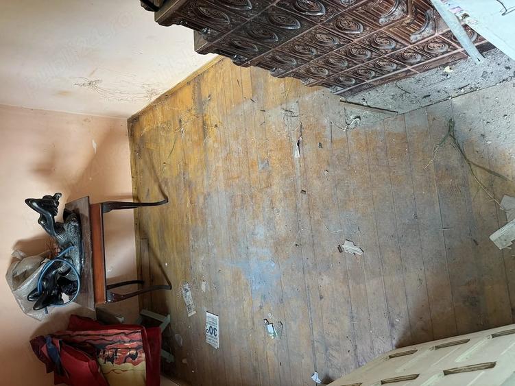Casă cu 4 camere cu Teren 1300 Mp în Târgu Trotuș