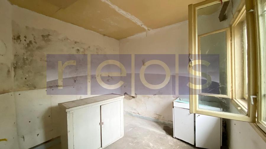 Casă individuală cu 4 camere cu Canalizare în Central