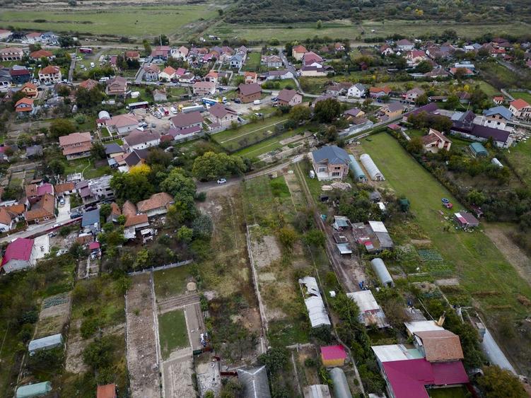 Teren de 2012 mp, în Ghiroda