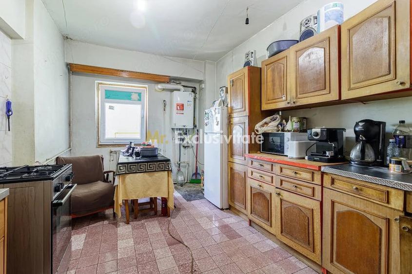 Apartament cu 3 camere decomandat în Sebastian