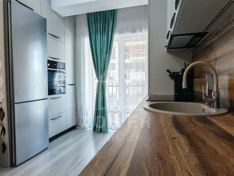 Apartament cu 3 camere decomandat, mobilat în Exterior Vest
