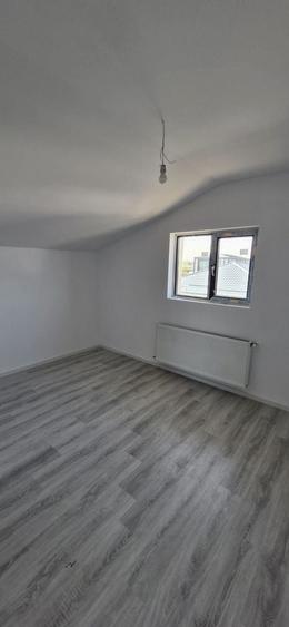 Casă individuală cu 4 camere cu Canalizare în Vârteju