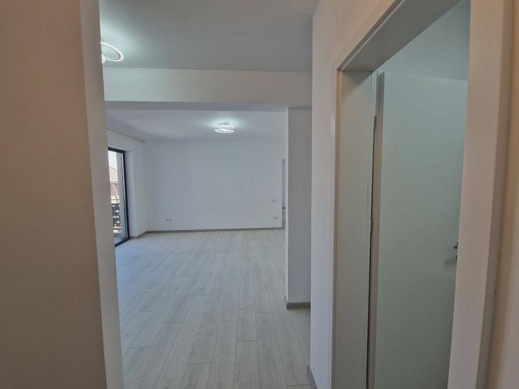 Apartament cu 3 camere semidecomandat în Someșeni