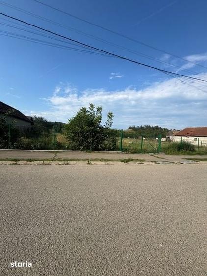 Teren de 1800 mp, în Bratca