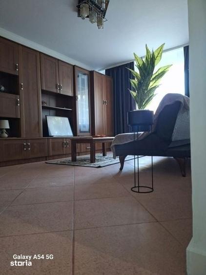 Apartament cu 2 camere decomandat în Calarași 4