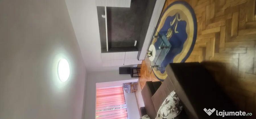 Apartament cu 3 camere decomandat în Tudor