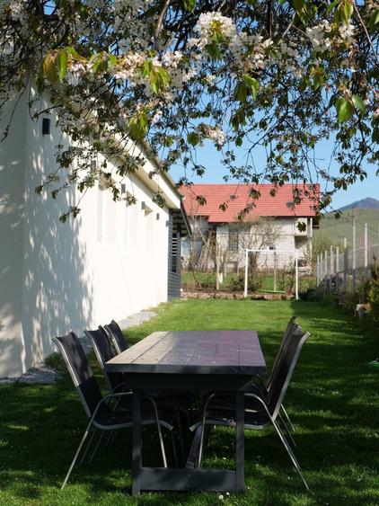 Casă cu 4 camere decomandat în Râu de Mori