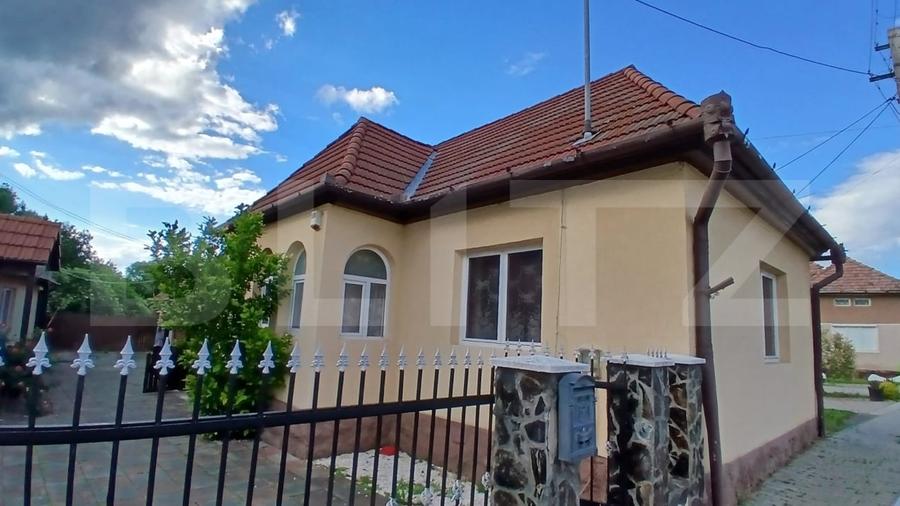 Casă individuală cu 3 camere cu Canalizare în Aluniș