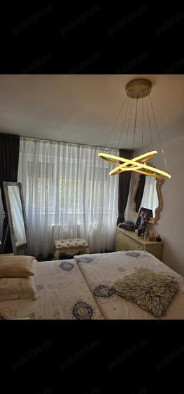 Apartament cu 3 camere decomandat în Exterior Vest