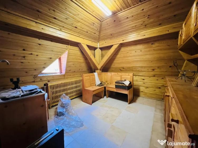 Casă cu 8 camere cu Teren 739 Mp în Mehala