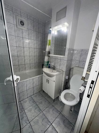 Apartament de vanzare zona Lipovei 3 camere, decomandat