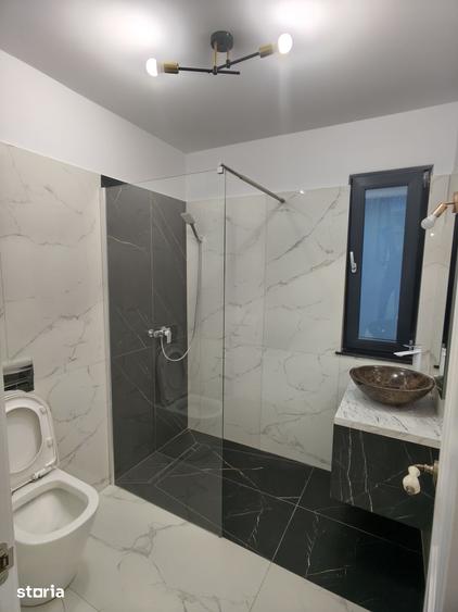 Casă cu 4 camere cu Teren 220 Mp în Central