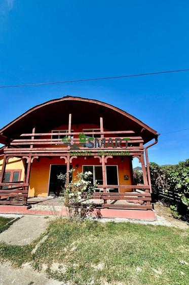 Casă individuală cu 4 camere cu Garaj în Central