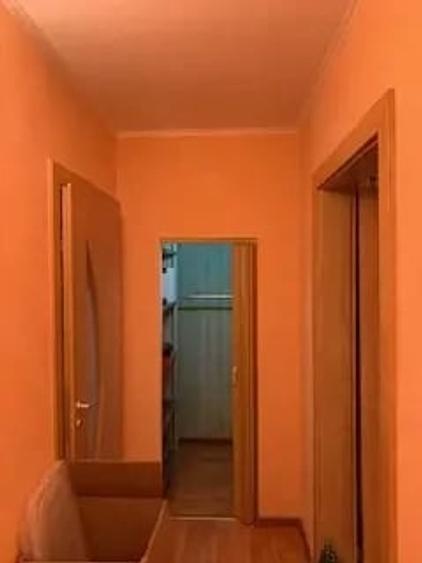 Apartament cu 3 camere decomandat în Girocului