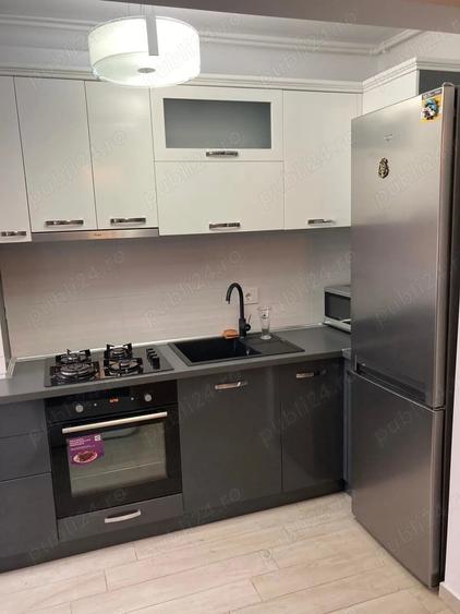 Apartament cu 3 camere decomandat, mobilat în Nufărul