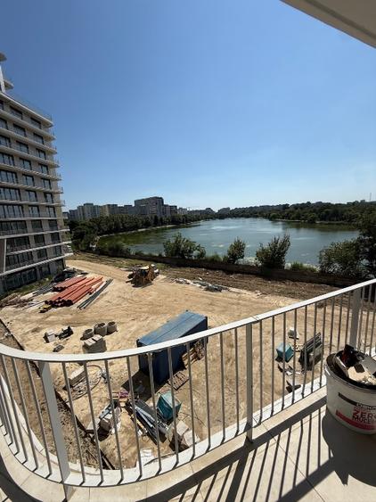 Apartament cu 3 camere semidecomandat în Colentina