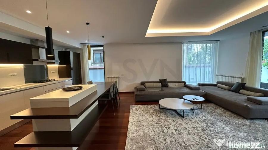 Apartament cu 4 camere decomandat în Central