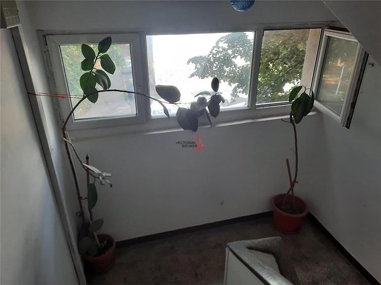Apartament cu 2 camere semidecomandat în Basarabia